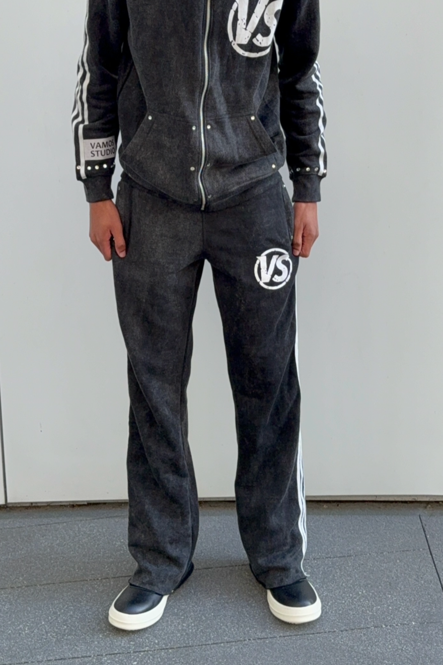 'VS' SWEATPANTS